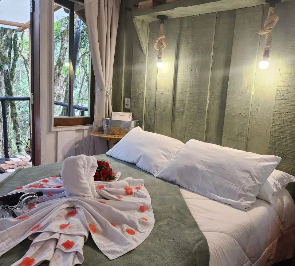 Little Cabana Com Hidromassagem Campos do Jordao 0*,  Brazil
